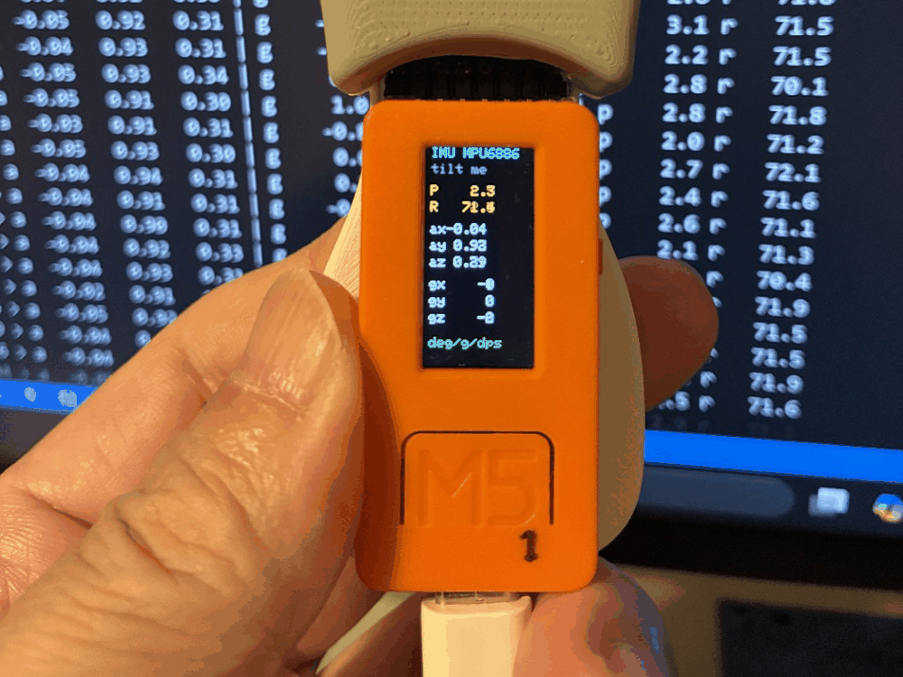 M5StickC-IMUコントローラー — LCD に MPU6886 表示