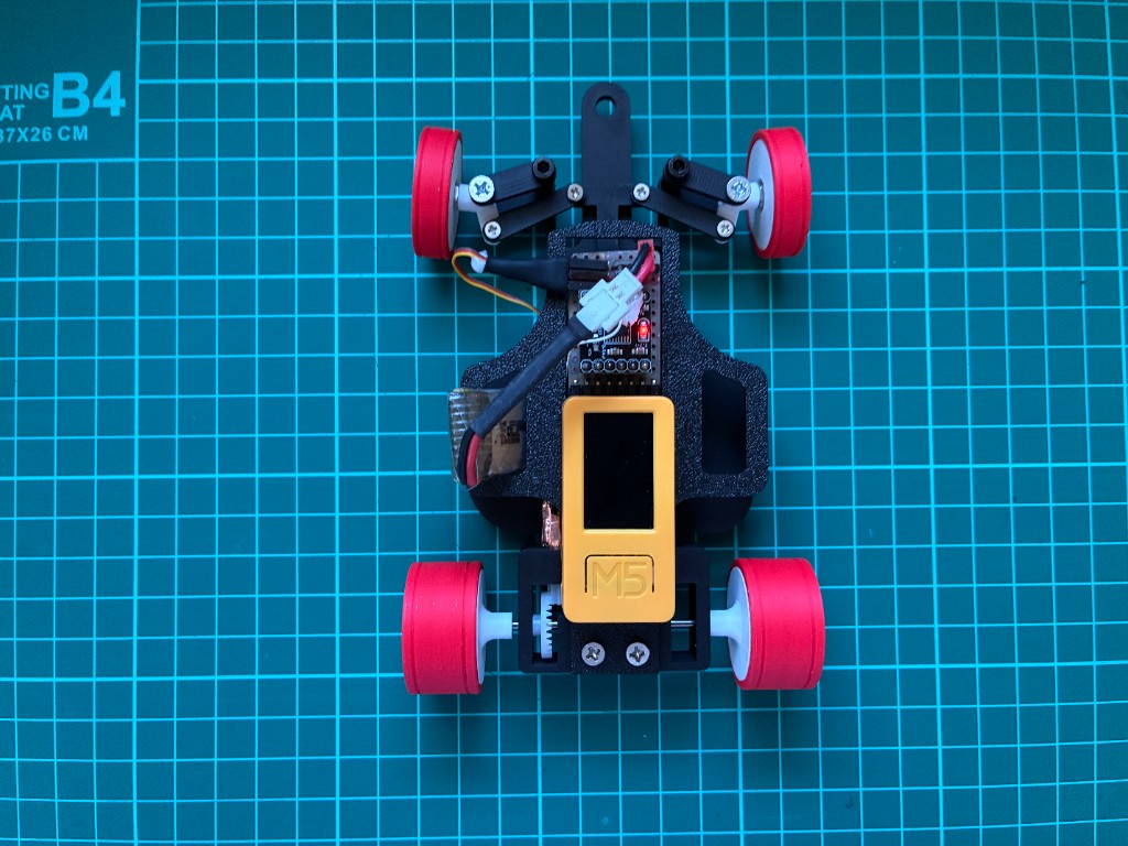 組み立て完了した RC-CAR 上面